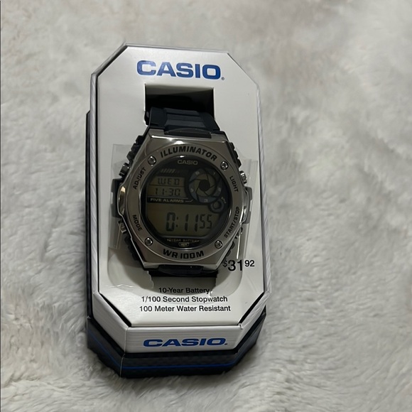 NWT Casio Black and Silver Digital Watch MWD100H - Picture 3 of 6
